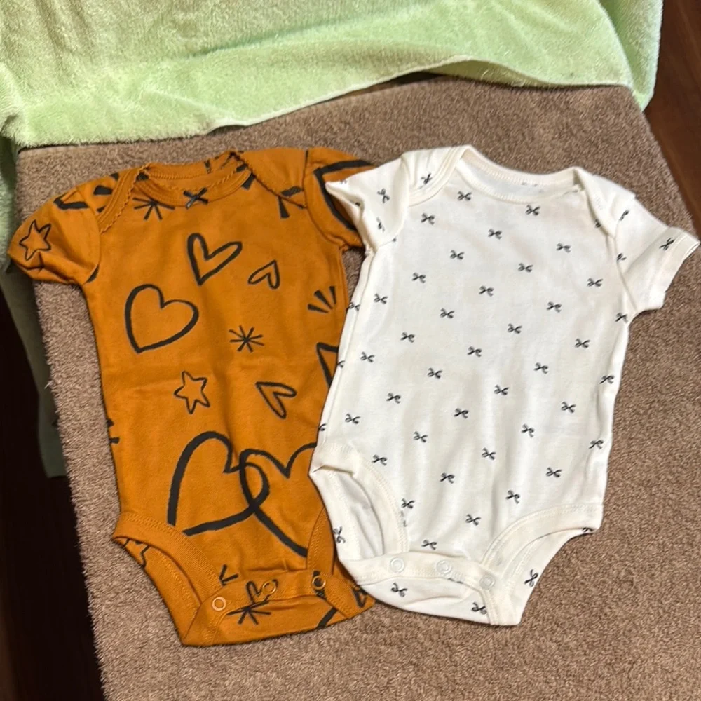 Carter’s Heart and Star Print And Bow Print  Onesie 2 Piece Bundle 3 Months